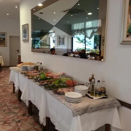 Hotel Granada 3*