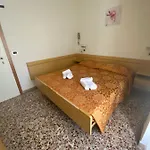 ホテル Granada