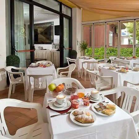 Ξενοδοχείο Granada 3*