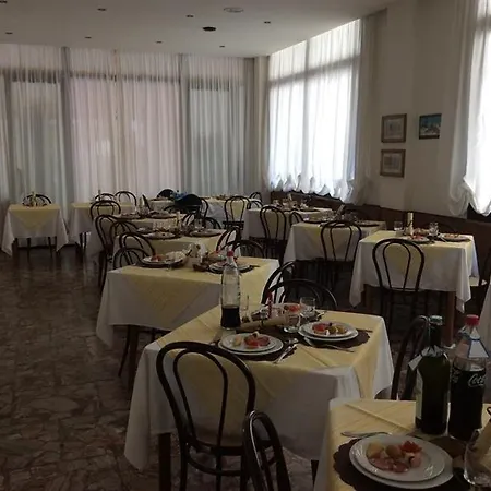 Granada 3*